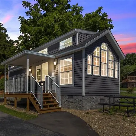 Lovely 1Br Cottage With Loft